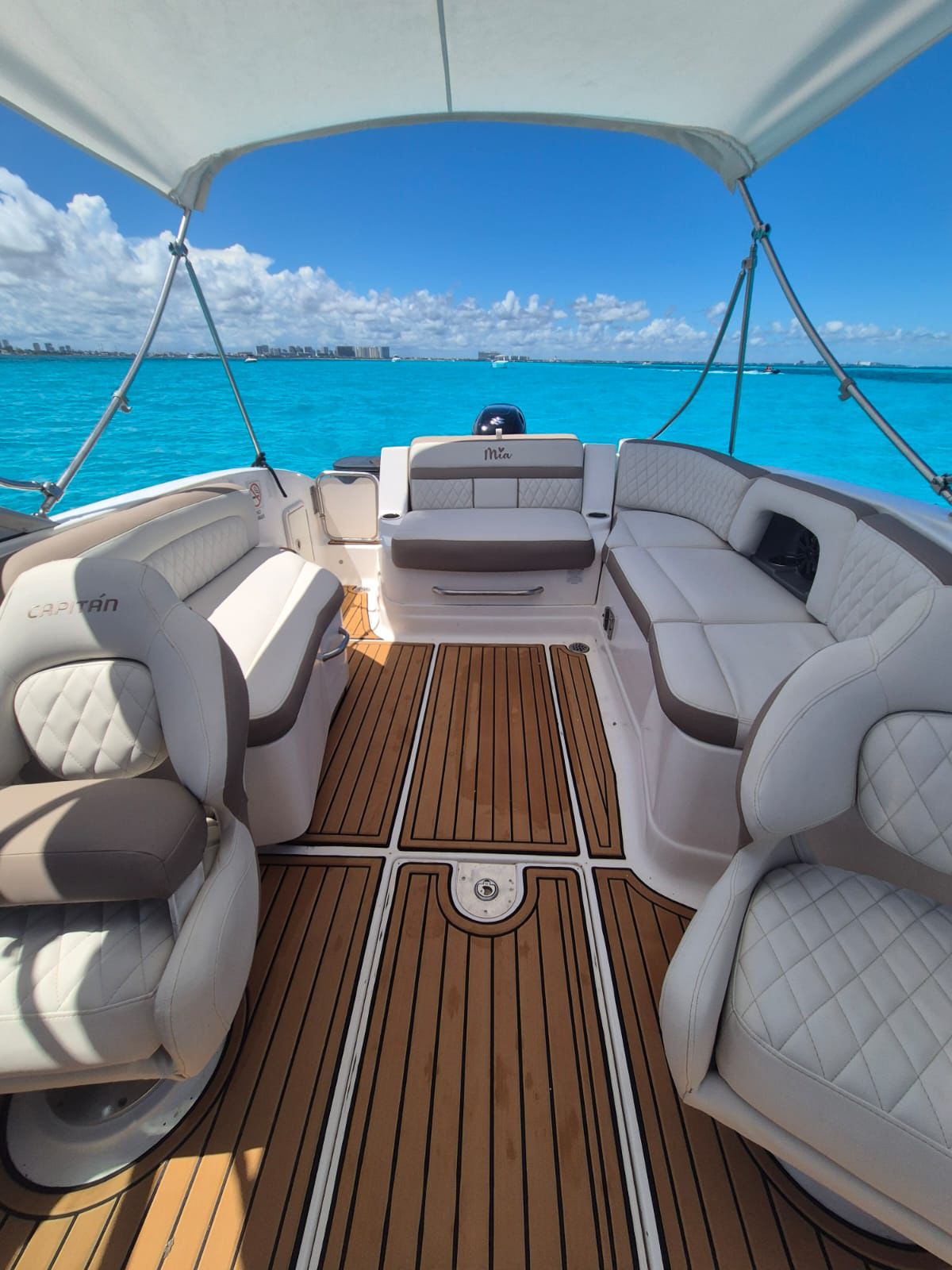 Bote Mia 27ft | Velocidad y Estilo Chaparral