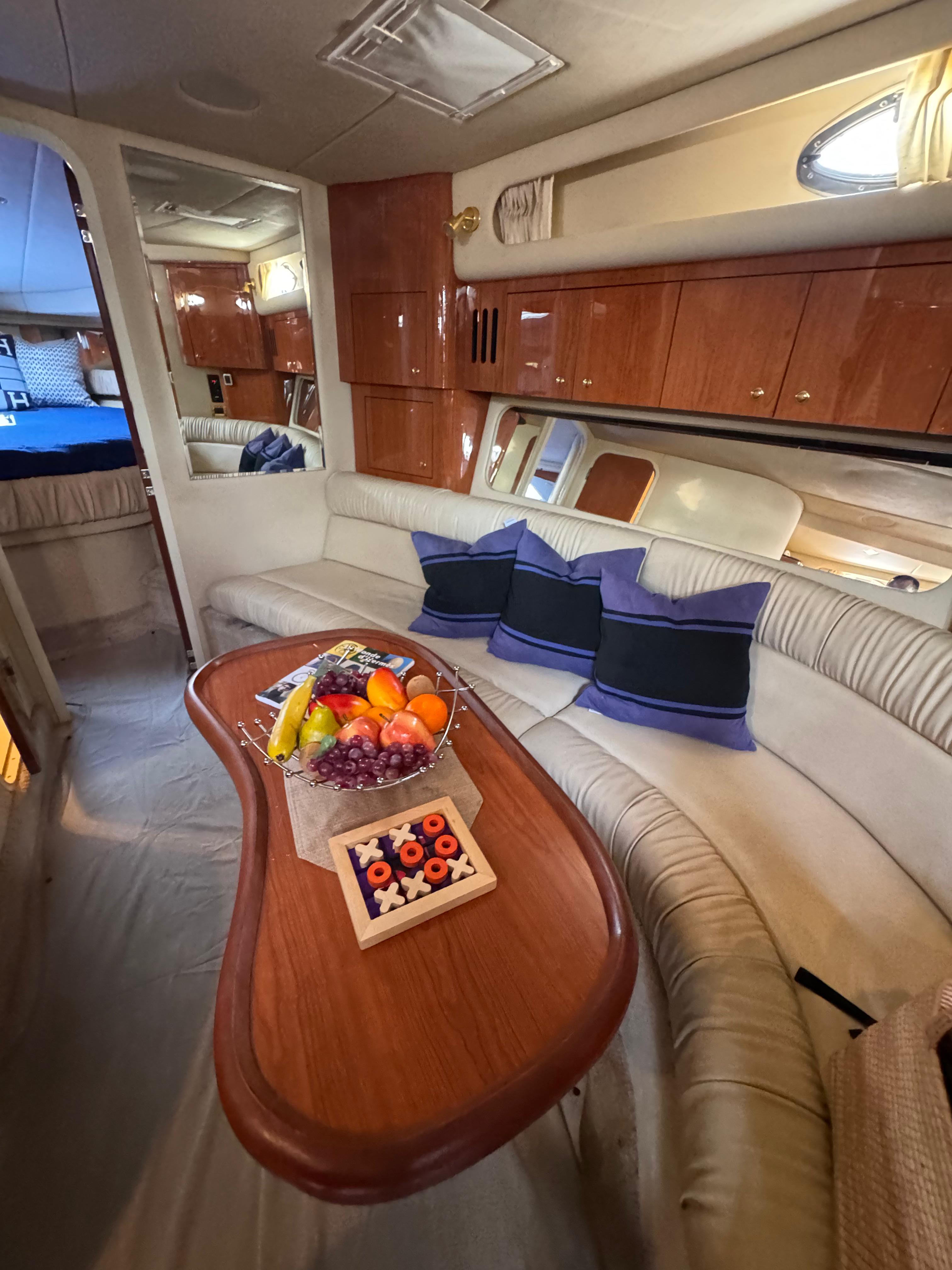 Curramba 42ft | Amplitud y Confort para 15 Pasajeros