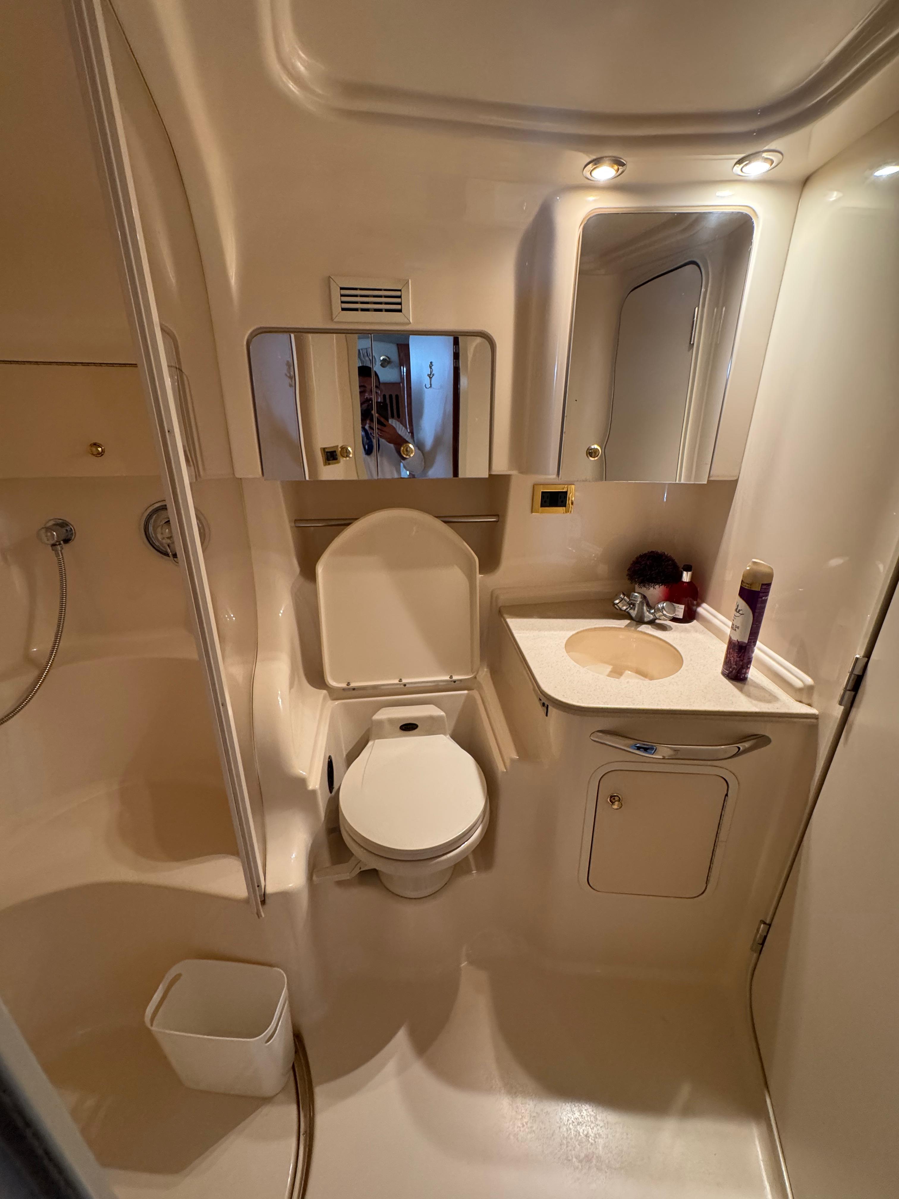 Curramba 42ft | Amplitud y Confort para 15 Pasajeros