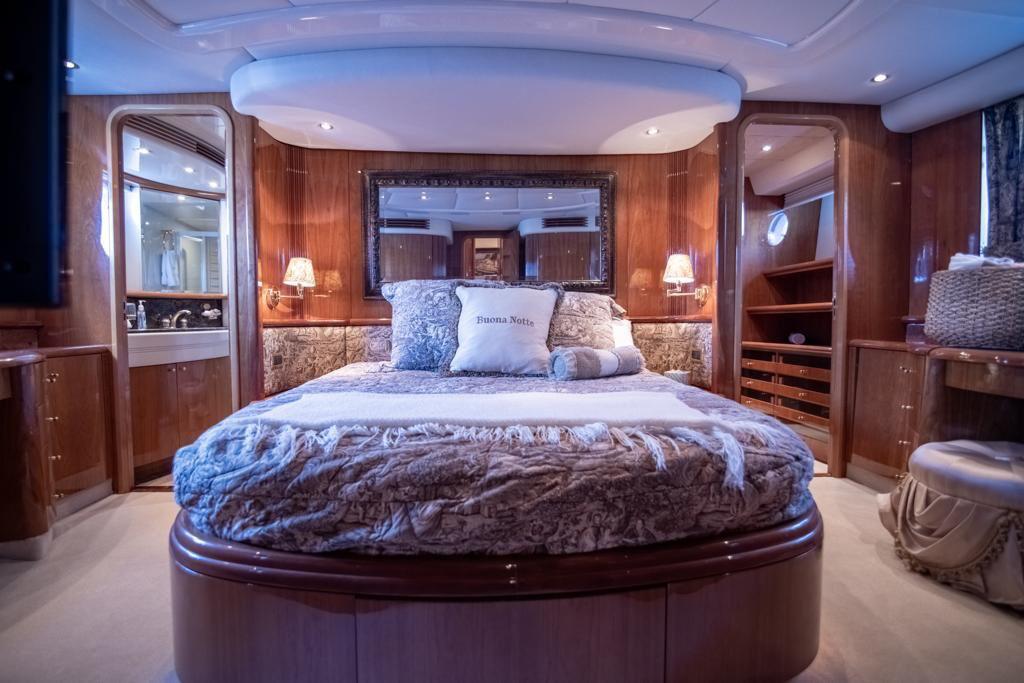 Enchanted 85ft | Exclusividad y Lujo Total para 20 Pasajeros
