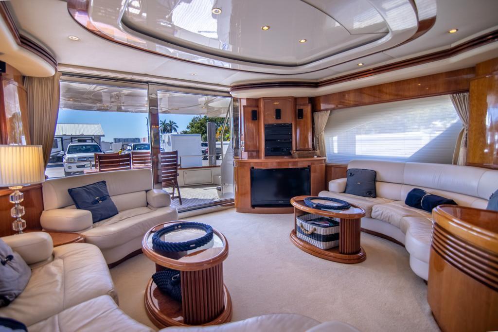Enchanted 85ft | Exclusividad y Lujo Total para 20 Pasajeros