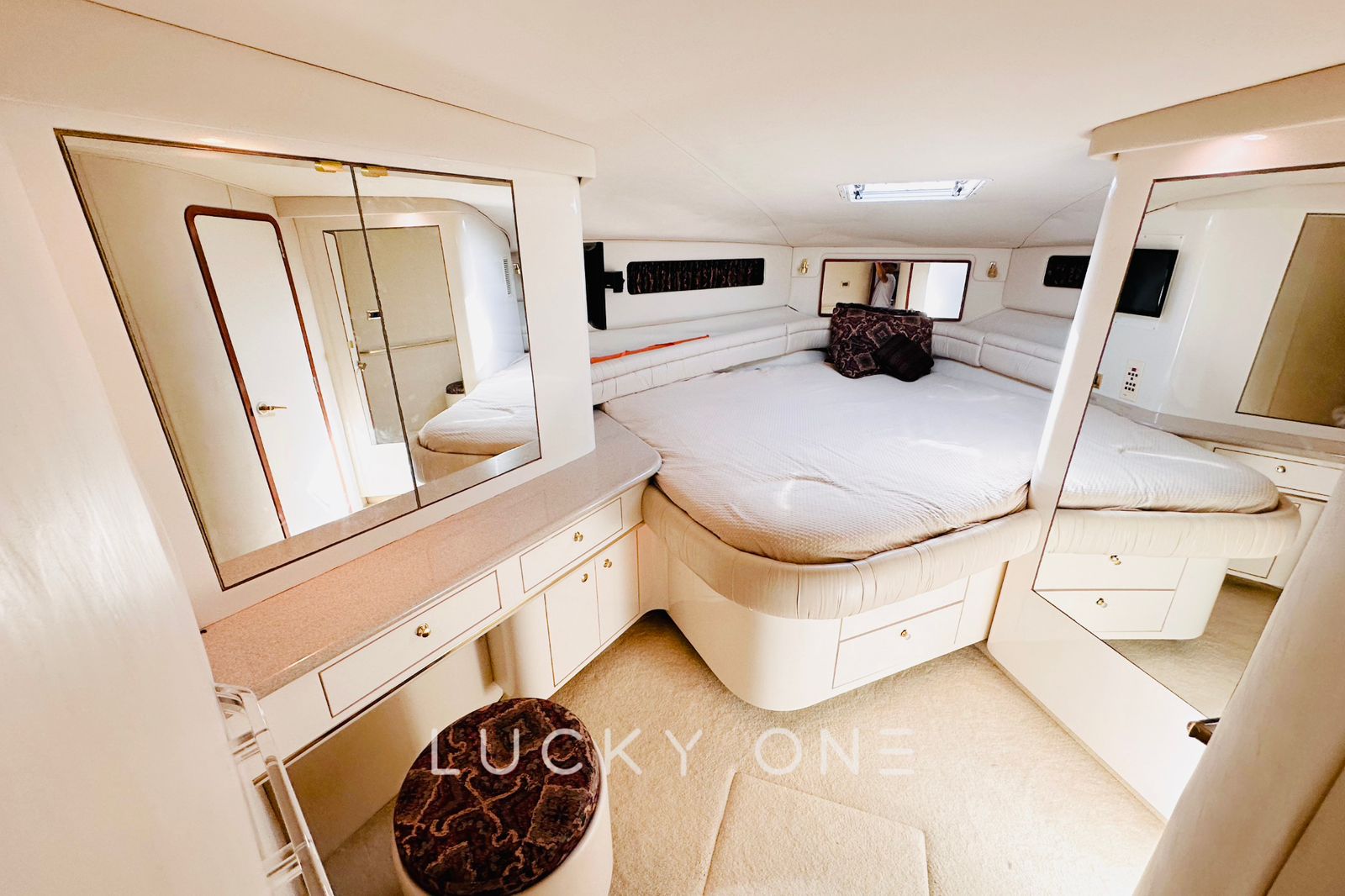 Lucky One 68ft | Diseño Deportivo y Gigante para 20 Pasajeros