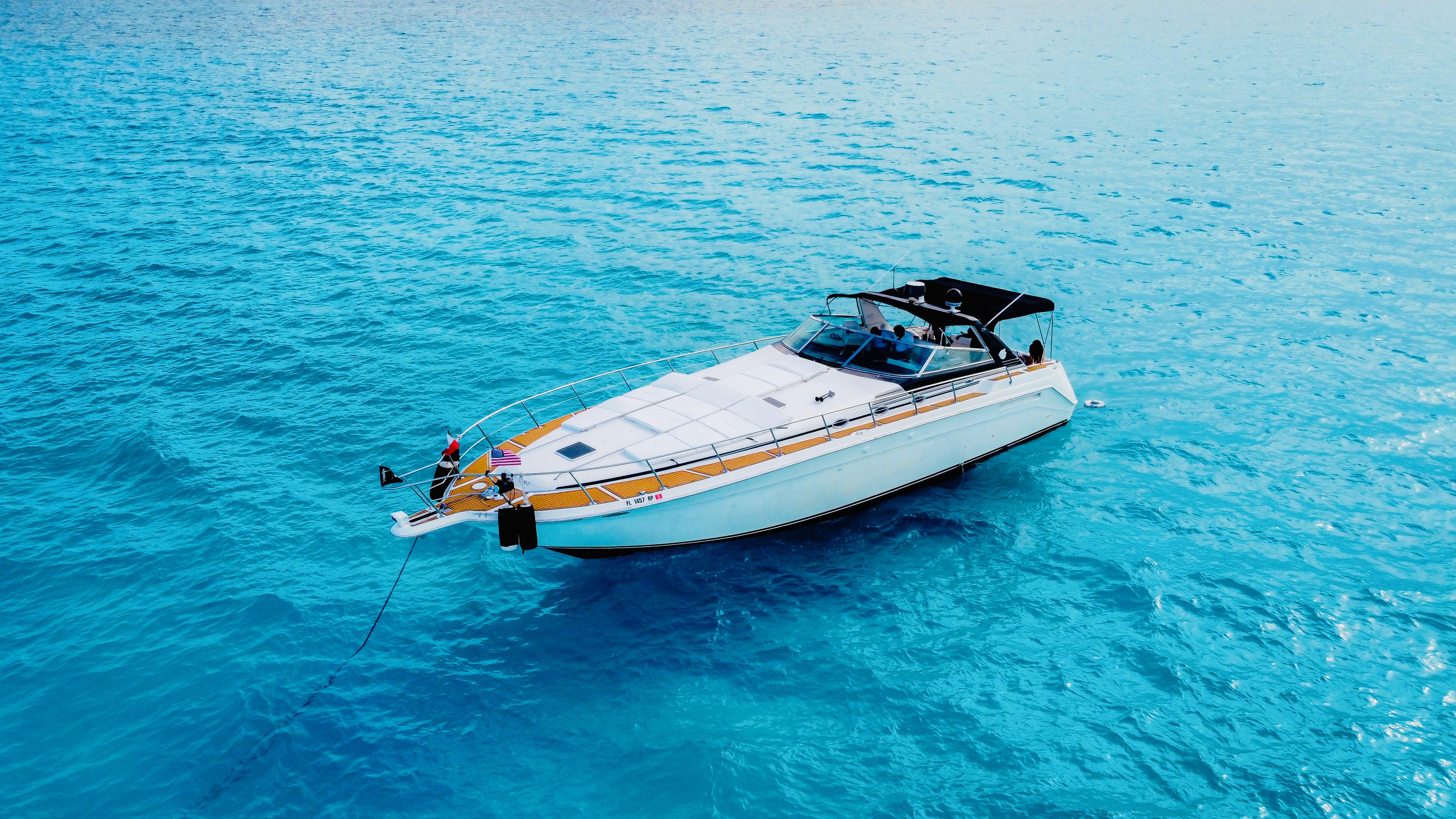 Lucky One 68ft | Diseño Deportivo y Gigante para 20 Pasajeros