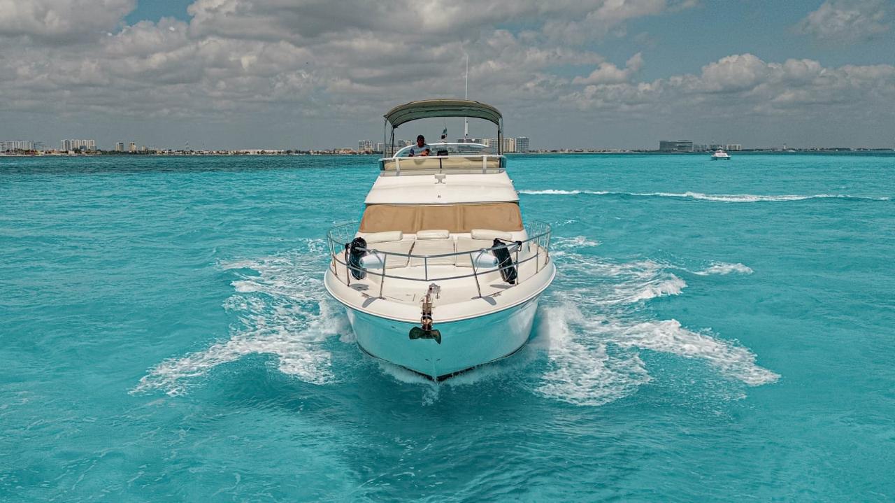 Luxor/Magnus 44ft en Cancún | Cancún Life