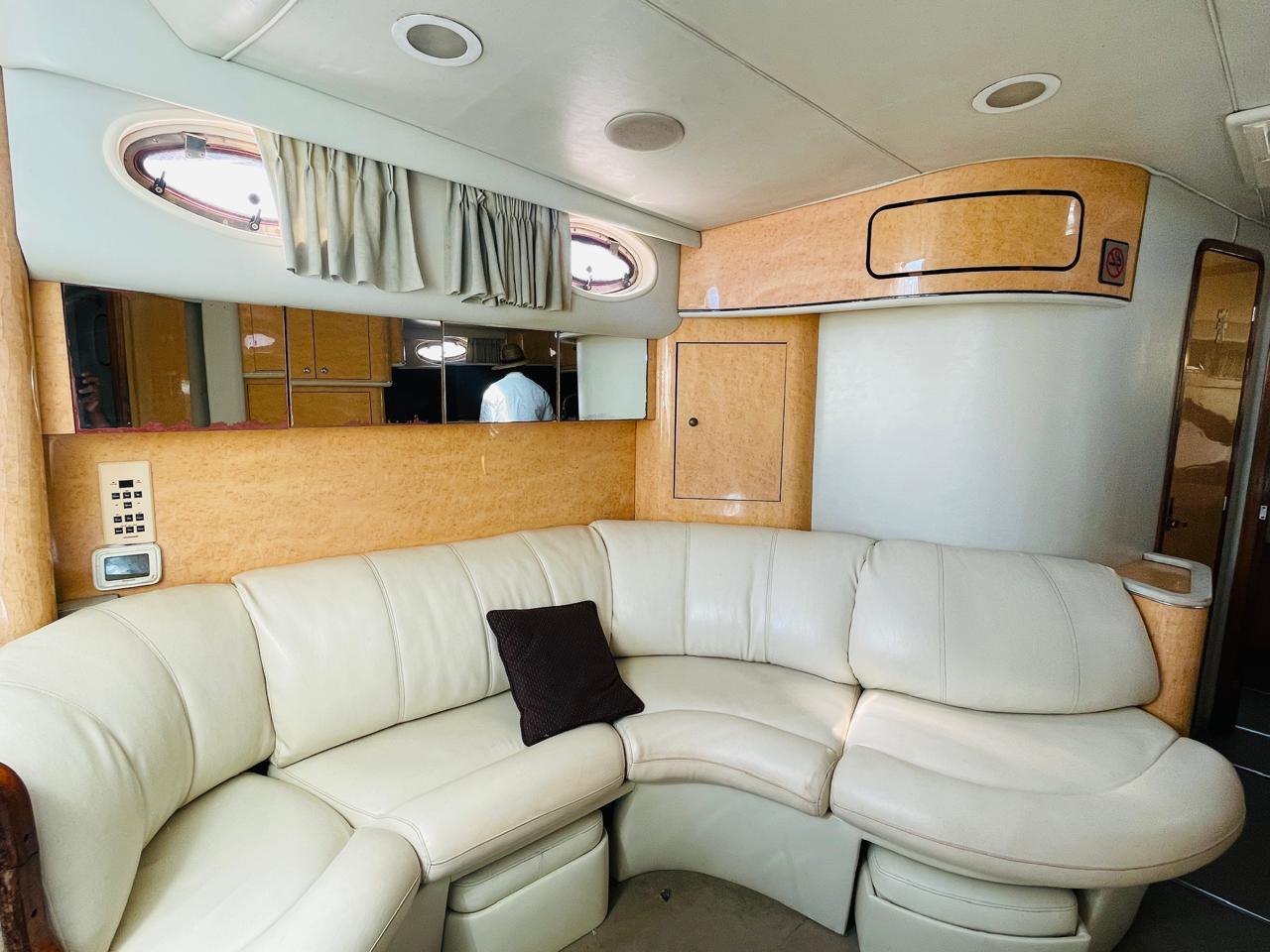 Mavie 45ft | Estilo Deportivo y Lujo para 15 Pasajeros