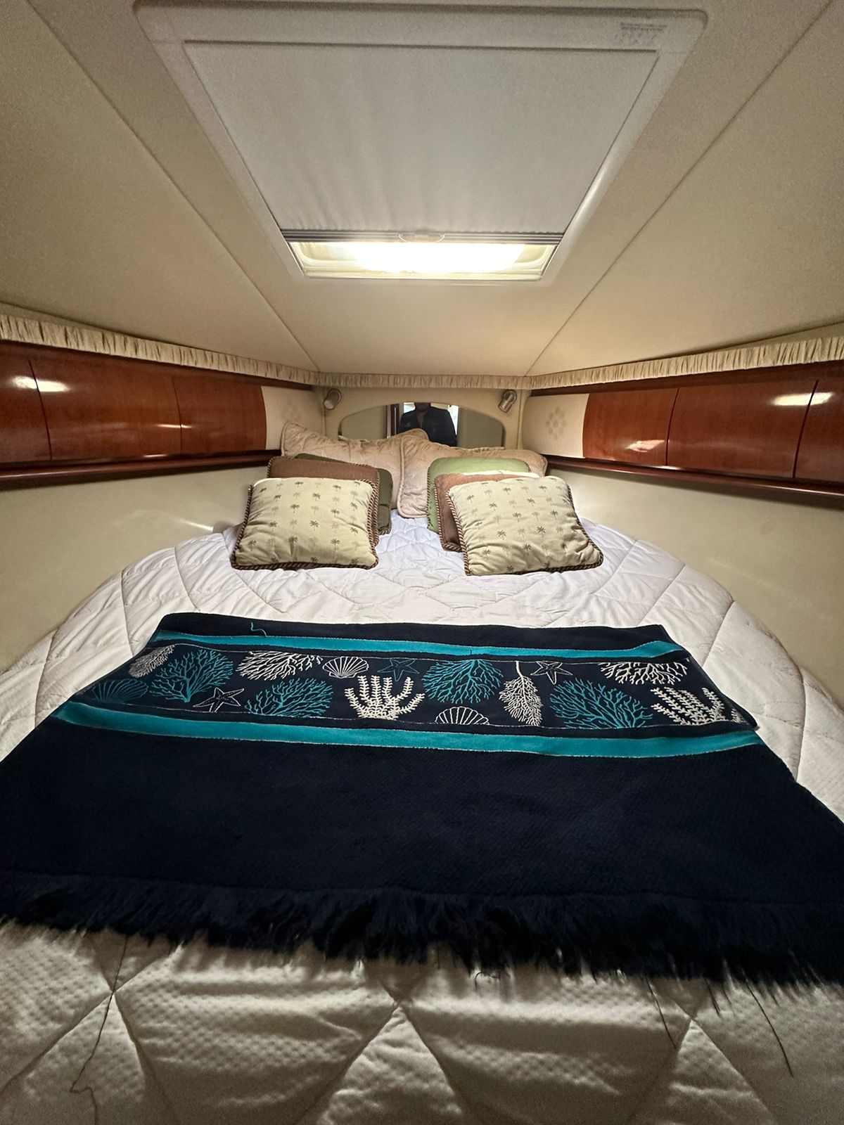 Paxux 44ft | Diseño Moderno y Confort para 15 Pasajeros