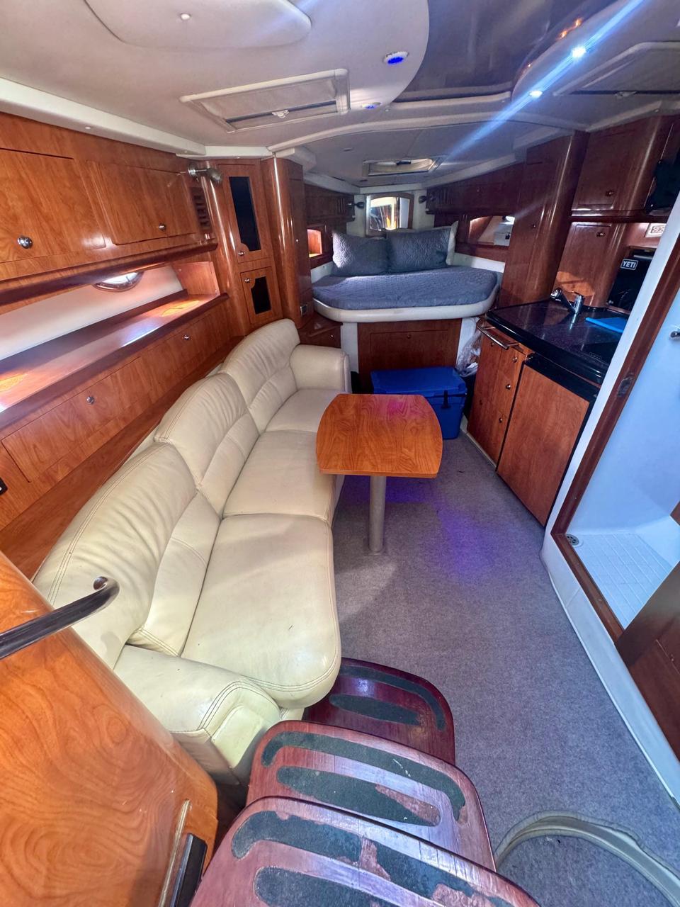 Roma 35ft | Elegancia Náutica para 12 Pasajeros