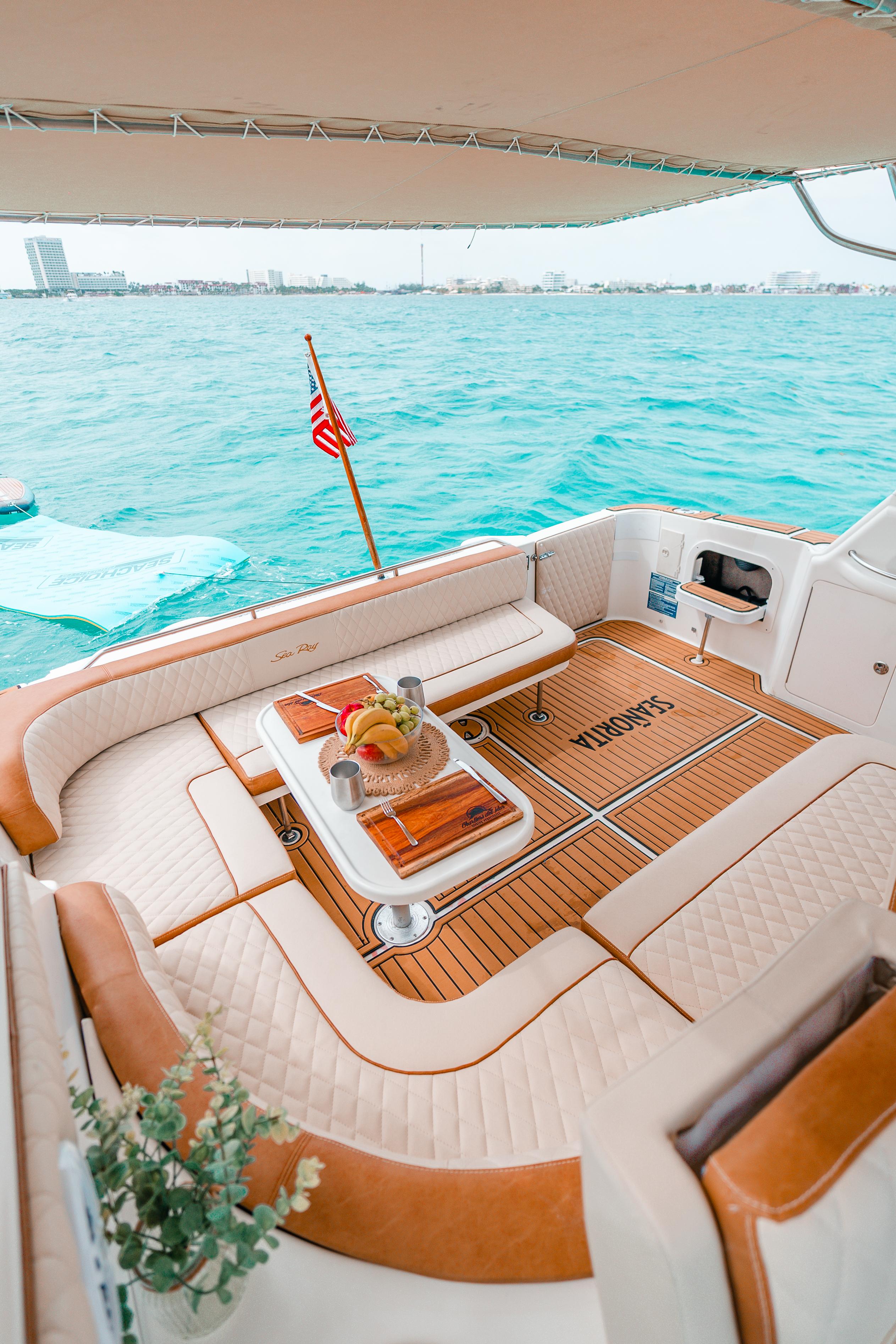 Seañorita 43ft | Elegancia y Diversión para 15 Pasajeros