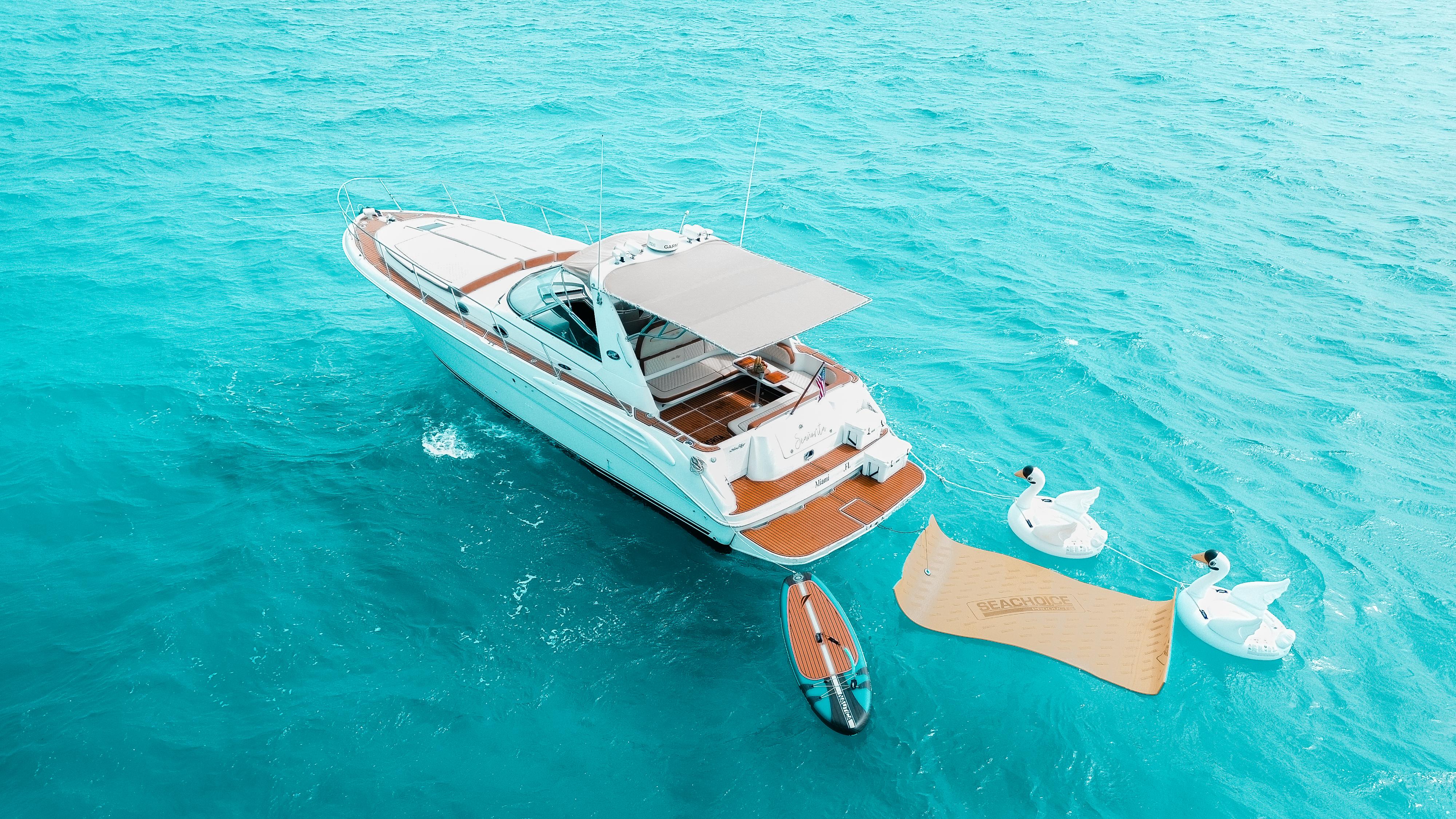 Seañorita 43ft | Elegancia y Diversión para 15 Pasajeros