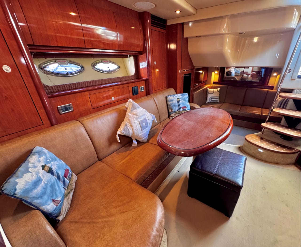 Strange Love 42ft | Estilo Único y Azul para 15 Pasajeros